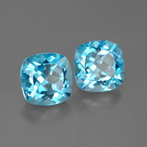3.92 ct Blue Topaz Stone, Natural Topaz in Cushion-Cut Shape for Sale