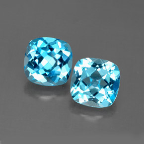 4.05 ct Blue Topaz Gemstone, Topaz Gem in Cushion-Cut Shape for Sale.