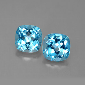 3.90 ct Blue Topaz Gemstone, Topaz Gem in Cushion-Cut Shape for Sale.