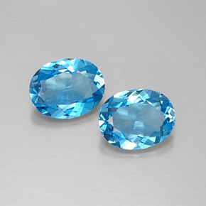 4.06 ct Blue Topaz Gemstone, Topaz Gem in Oval Facet Shape for Sale.