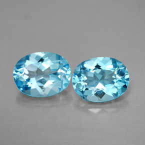 3.94 ct Blue Topaz Gemstone, Topaz Gem in Oval Facet Shape for Sale.