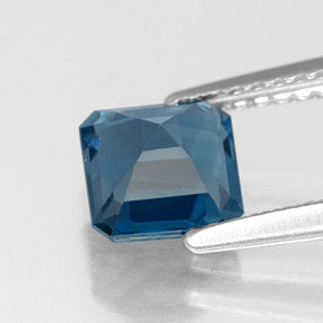 Topaz Gemstone in 6.1 x 6 mm Size for Sale, Topaz Stone in London Blue Color