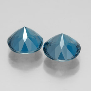 Topaz Gemstone in 8 mm (calibrated) Size for Sale, Topaz Stone in London Blue Color