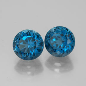 3.81 ct Blue Topaz Gemstone, Topaz Gem in Round Facet Shape for Sale.