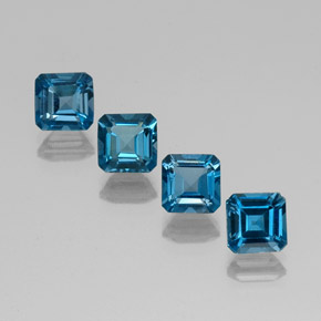 5.57 ct Blue Topaz Gemstone, Topaz Gem in Octagon Facet Shape for Sale.