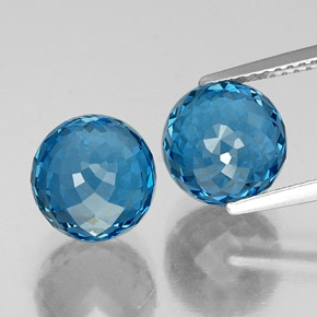 11.06 ct Blue Topaz Gemstone, Topaz Gem in Spherical Shape for Sale.