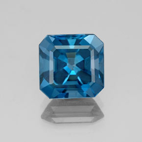 2.85 ct Blue Topaz Gemstone, Topaz Gem in Octagon Facet Shape for Sale.