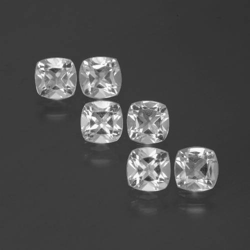 Set aus 6 Stück kissenschliff Topas in weißer Farbe aus Brasilien - Größe 4,6 x 4,6mm, Gewicht 3,21 ct gesamt / Durchschn. je 0,54 ct, Farbe: Weiß, Mohs-Härte 8 Geeignet für den täglichen Gebrauch im Schmuck, November Geburtsstein, Photo A