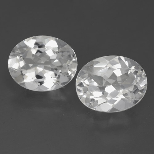 2 Stück/Paar Oval Topas in Größe 10,2 x 8,2mm, Gewicht 6,21 ct gesamt / durchschnittl. 3,11 ct, Weiß in VVS-VS Reinheit, Garantiert natürliche Edelsteine, Mohs-Härte 8 Geeignet für den täglichen Gebrauch im Schmuck, Freitag Edelstein, Photo A