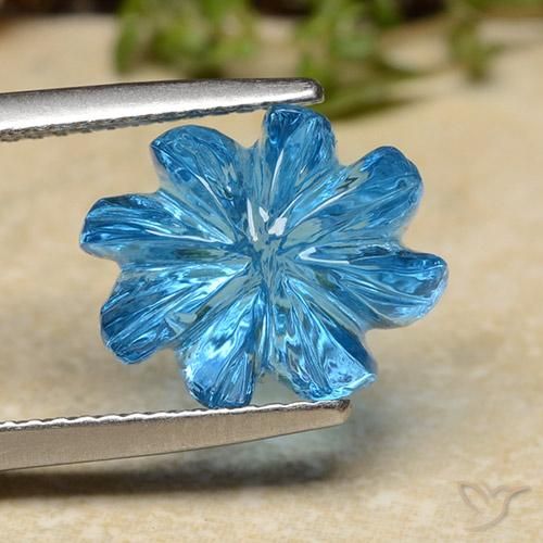 7.62 ct Blue Topaz Stone, Natural Topaz in Carved Flower Shape for Sale