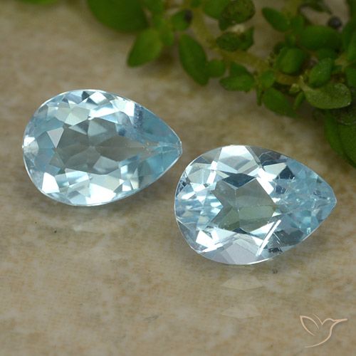 1.75ctw Natural Sky Blue Topaz, Pear Shape, VVS-VS