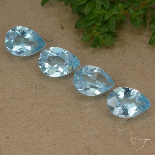 Lote de 4 piezas de Topacio Azul Corte en forma de pera de Brasil - Tamaño 7 x 5mm, peso 3,2 ct en total / promedio. 0,8 ct cada uno, Color: Azul Cielo, Dureza Mohs 8 Adecuado para joyas de uso diario, Piedra dorada, Photo A