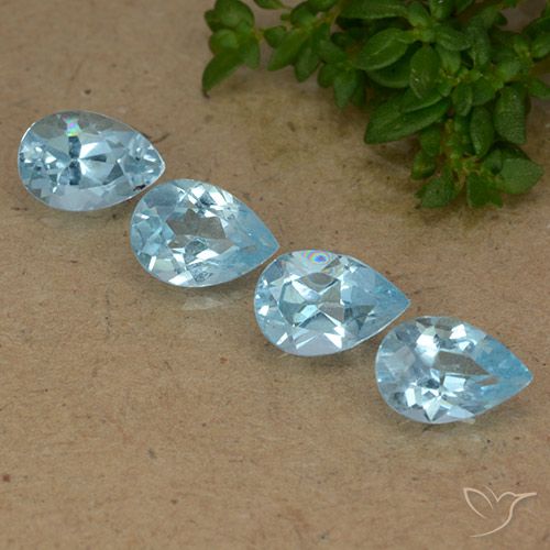 Lote de 4 piezas de Topacio Azul Corte en forma de pera de Brasil - Peso 3,08 ct en total / promedio. 0,77 ct cada uno, Tamaño 6,9 x 4,8mm, Color: Azul Suizo, Dureza Mohs 8 Adecuado para joyas de uso diario, Viernes de piedras preciosas, Photo A