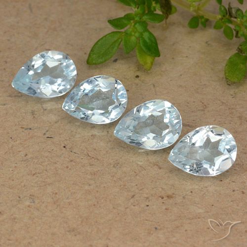 4 Stück birnenschliff blauer Topas Set aus Brasilien - Gewicht 3,22 ct total / Durchschn. je 0,81 ct, Größe 6,9 x 5mm, Farbe: Himmerlblau, Mohs-Härte 8 Geeignet für den täglichen Gebrauch im Schmuck, Sternzeichen Schütze, Photo A
