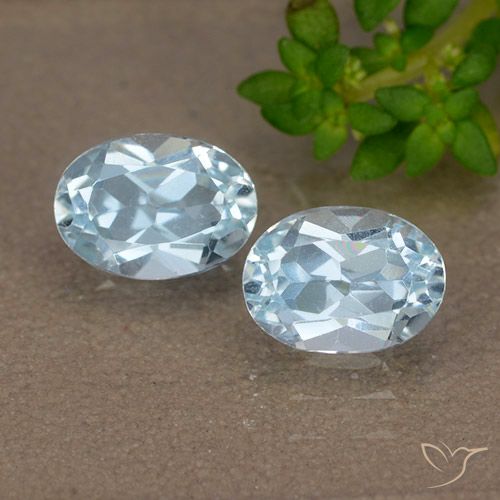 2.25 ct Loose Sky Blue Topaz, 7.1 x 5.1 mm Oval Cut From Brazil, Photo A