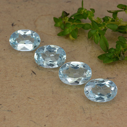Sky Blue Topaz Gem - 0.9ct Oval Facet (ID: 490192)