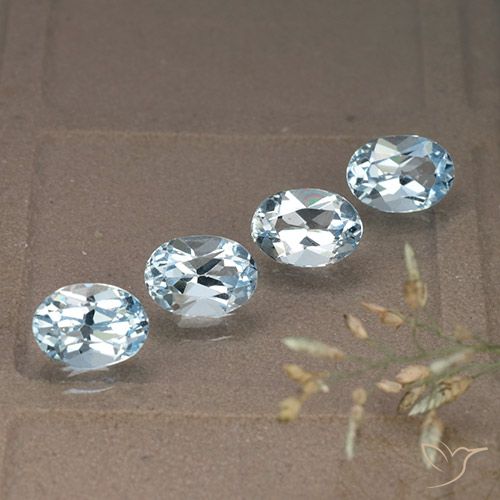4.37ctw Natural Swiss Blue Topaz, Oval, VVS-VS