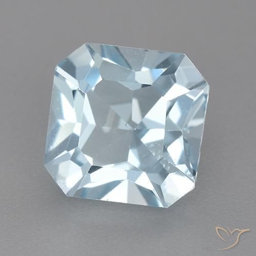 2.93 ct Blue Topaz Stone, Natural Topaz in Octagon Step Cut Shape for Sale