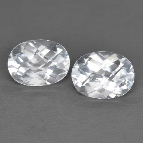 2 Stück ovaler weißer Topas in der Größe 8 x 6mm, Gewicht 3,24 ct gesamt / durchschn. Je 1,62 ct, Weiß in VVS-VS Reinheit, Natürlicher Edelstein, Mohs-Härte 8 Geeignet für den täglichen Gebrauch im Schmuck , Jahr des Pferdes-Edelstein, Photo A