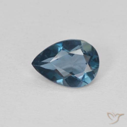 6,7 x 4,8mm blauer Topas im Birnen Schliff aus Brasilien, Gewicht 0,61 ct, Garantiert echter Edelstein in VVS-VS Reinheit, 1 Stück Topas - die Farbe ist London Blau, Mohs-Härte von 8 Geeignet für den täglichen Gebrauch im Schmuck, Der Goldener Stein, Photo A