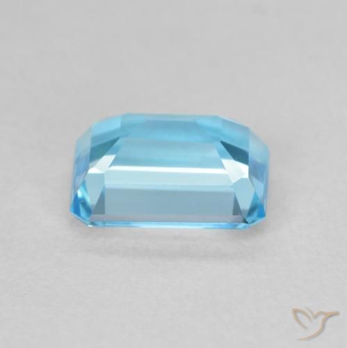 Topaz Gemstone in 8 x 6 mm (calibrated) Size for Sale, Topaz Stone in Swiss Blue Color