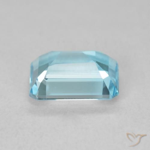 Topaz Gemstone in 8 x 6 mm (calibrated) Size for Sale, Topaz Stone in Swiss Blue Color