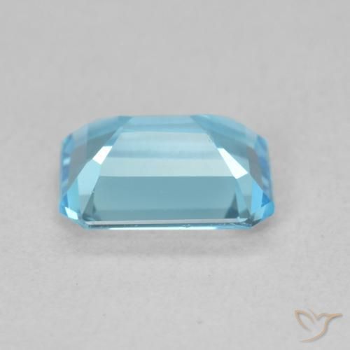 Topaz Gemstone in 8 x 6 mm (calibrated) Size for Sale, Topaz Stone in Swiss Blue Color