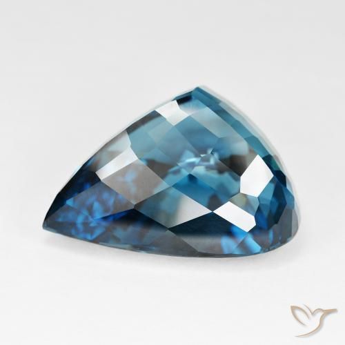 Topaz Gemstone in 30.1 x 26.8 mm Size for Sale, Topaz Stone in London Blue Color
