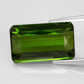 5.57 ct Green Tourmaline Gemstone, Tourmaline Gem in Octagon Facet Shape for Sale.