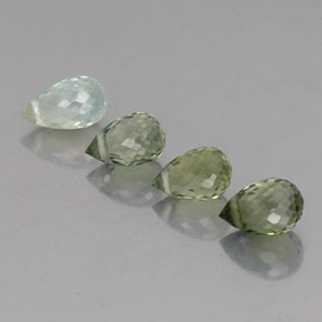 4-teiliges briolette-schliff grüner Turmalin / Set aus Mosambik - Gewicht 2,25 ct gesamt / Durchschn. je 0,56 ct, Größe 5,9x3,8 mm, Farbe: Helles Waldgrün, Mohs-Härte 7 - 7,5 Geeignet für den täglichen Gebrauch im Schmuck, Waage Sternzeichen, Photo A