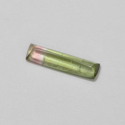 8,8 x 2,3mm baguetteschliff zweifarbiger Turmalin aus Mosambik, Gewicht 0,31 ct, 1 Stück Turmalin - Farbe: Zweifarbig, natürlicher Edelstein in Transparent Reinheit, Mohs-Härte von 7 - 7,5 Geeignet für den täglichen Gebrauch im Schmuck, Waage Sternzeichen, Photo A