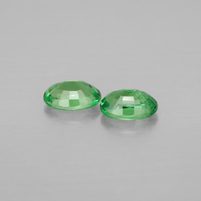 Tsavorite Garnet Gemstone in 6.1 x 4.2 mm Size for Sale, Tsavorite Garnet Stone in Chrome Green Color