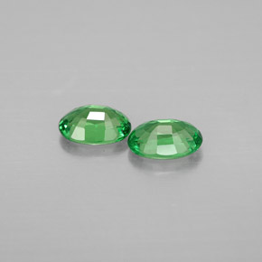 Tsavorite Garnet Gemstone in 6 x 4 mm (calibrated) Size for Sale, Tsavorite Garnet Stone in Chrome Green Color
