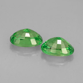 Tsavorite Garnet Gemstone in 6.1 x 4.2 mm Size for Sale, Tsavorite Garnet Stone in Chrome Green Color