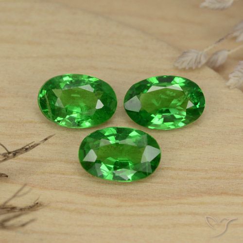 1.3 ct Oval Cut Tsavorite Garnet, 5.9 x 3.9 mm From Tanzania, Photo A