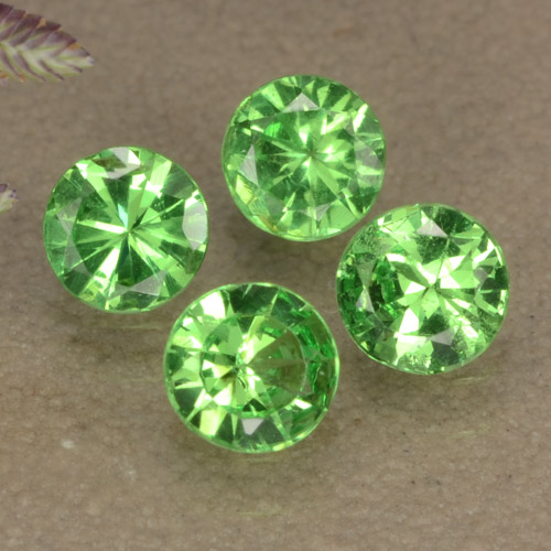 Lively Green Tsavorite Garnet Gem - 0.2ct Diamond-Cut (ID: 473643)