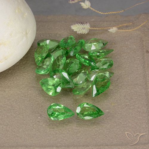 3.30ctw Natural Medium Green Tsavorite Garnet, Pear Shape, VS