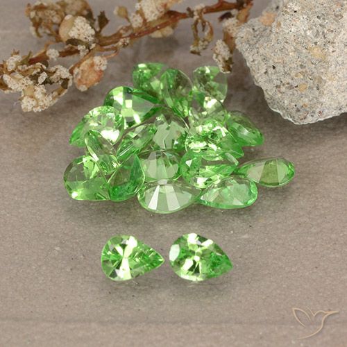 Lot de 20pc pièces de Grenat Tsavorites Vert éclatant Poire de Tanzanie, taille 3,9 x 2,8mm, poids total 2,48 ct / moyenne 0,12 ct chaque, dureté de Mohs 6.5 à 7.5 convient aux bijoux de tous les jours, pierre de sagesse, Photo A