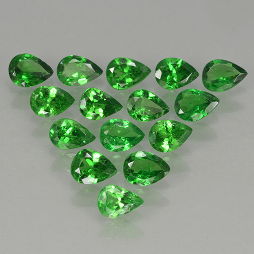 Lot de 15pc Grenat Tsavorites Vert pear facet de Tanzanie - Poids total 2,29 ct / moyenne 0,15 ct chaque, taille 4,2 x 3mm, couleur : Vert forêt clair, dureté de Mohs 6.5 à 7.5 convient aux bijoux de tous les jours, pierre de sagesse, Photo A