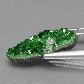 Uvarovite Garnet Drusy Gemstone in 14.8 x 8.8 mm Size for Sale, Uvarovite Garnet Drusy Stone in Green Color