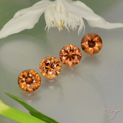 3,73 ct orangefarbener Zirkon, 5,4 mm Diamantschliff aus Kambodscha, Photo A