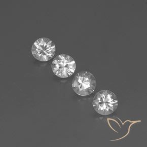 Lotto di 4 pezzi Zircone bianco taglio rotondo dalla Cambogia - dimensioni 5,4mm, peso totale 3,56 ct / media. 0,89 ct ciascuno, colore: Bianco, durezza Mohs 6,5 - 7,5 adatto per gioielli da indossare ogni giorno, Simboleggia l'onore e la saggezza, Photo A