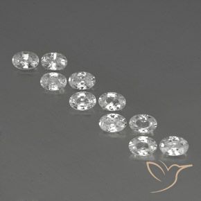 Lotto di 10 pezzi taglio ovale bianco Zircone dalla Cambogia - Peso totale 6,94 ct / avg. 0,69 ct ciascuno, dimensioni 6 x 4,1mm, colore: Bianco, durezza Mohs 6,5 - 7,5 adatto per gioielli da indossare ogni giorno, Esibisce un'eccellente brillantezza, Photo A