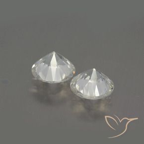 Zircon Gemstones in 7.5 mm (calibrated) Size for Sale, Zircon Stones in Warm White Color