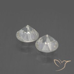 Zircon Gemstones in 7 mm (calibrated) Size for Sale, Zircon Stones in White Color