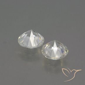 Zircon Gemstones in 7 mm (calibrated) Size for Sale, Zircon Stones in Warm White Color