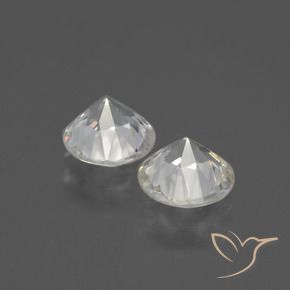 Zircon Gemstones in 7.5 mm (calibrated) Size for Sale, Zircon Stones in Warm White Color