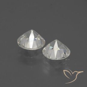 Zircon Gemstones in 7.5 mm (calibrated) Size for Sale, Zircon Stones in Warm White Color