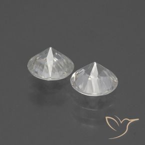 Zircon Gemstones in 7 mm (calibrated) Size for Sale, Zircon Stones in Warm White Color