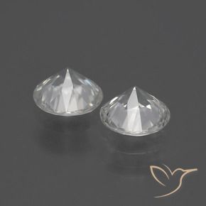 Zircon Gemstones in 7.5 mm (calibrated) Size for Sale, Zircon Stones in Warm White Color